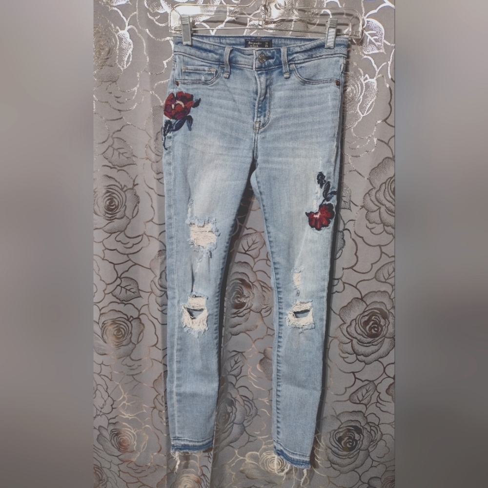 Abercrombie & Finch Harper Super Skinny with Embroidered Roses